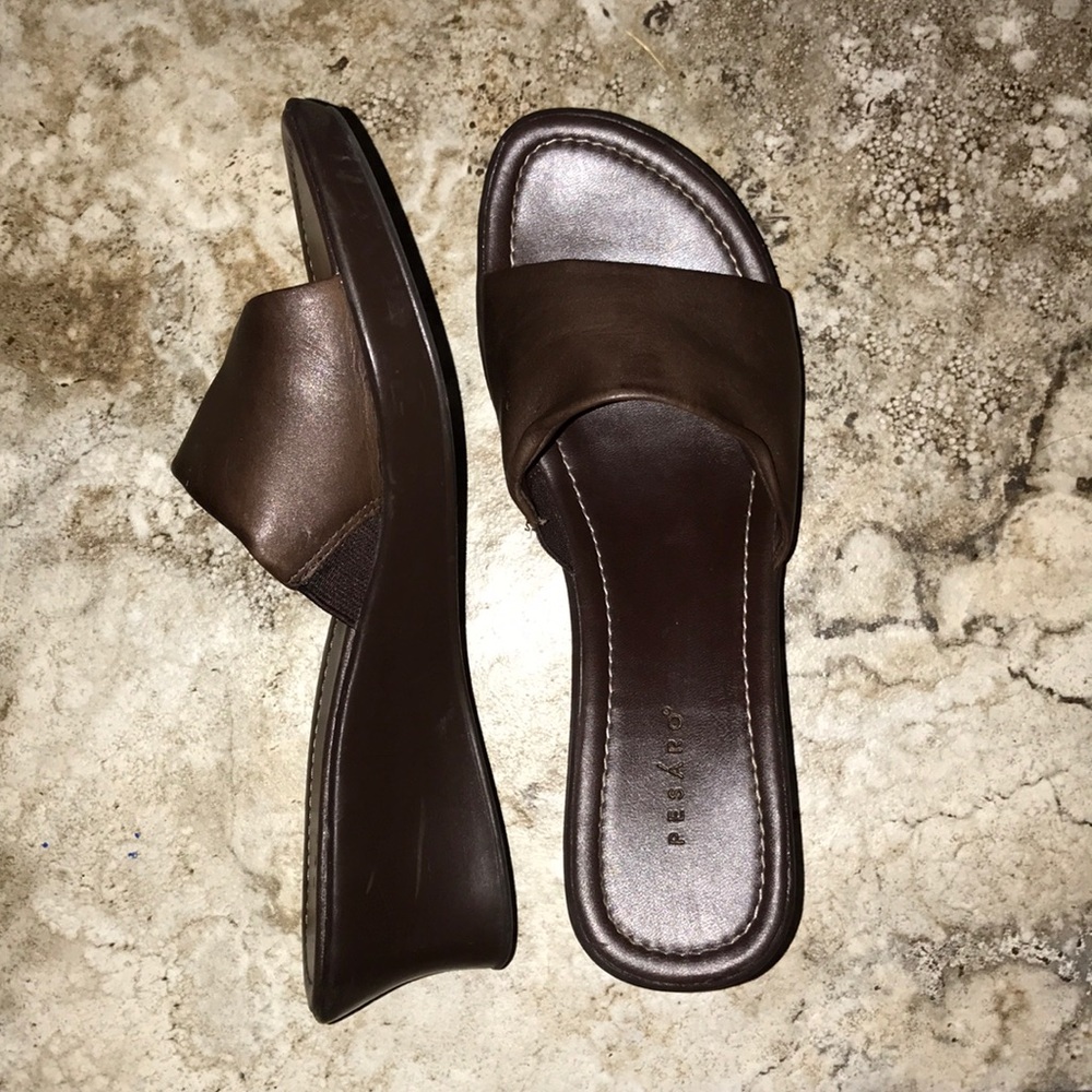 Pesáro Brown Wedges
